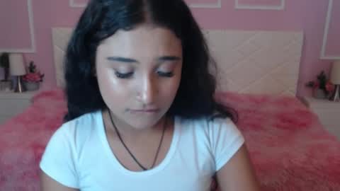 Snapshot of bellasky4 chatting on November 2025 12:26:01 PM Bella online show from November 2025 12:26:01 PM