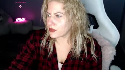 Snapshot of bellastar84 chatting on January 2026 12:40:01 PM Starr40 online show from January 2026 12:40:01 PM