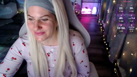 Snapshot of bellastar84 chatting on March 2026 11:28:02 AM Starr40 online show from March 2026 11:28:02 AM