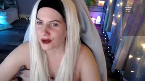 Snapshot of bellastar84 chatting on March 2026 10:52:02 AM Starr40 online show from March 2026 10:52:02 AM