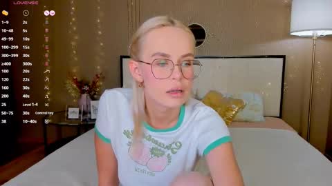 Bella online show from February 2026 01:04:01 AM