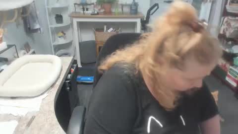 Bellavoca online show from November 2025 10:31:01 PM