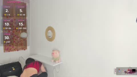 Snapshot of bellawoods_ chatting on June 2026 11:37:02 AM laukyubey online show from June 2026 11:37:02 AM