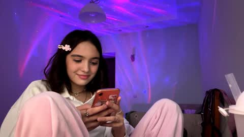 Nicole online show from April 2026 01:20:01 PM