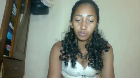 Snapshot of belle_annah chatting on May 2026 01:56:01 AM belle_annah online show from May 2026 01:56:01 AM
