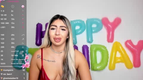 Snapshot of belle_hallle chatting on December 2024 06:32:02 PM LucyJelly online show from December 2024 06:32:02 PM