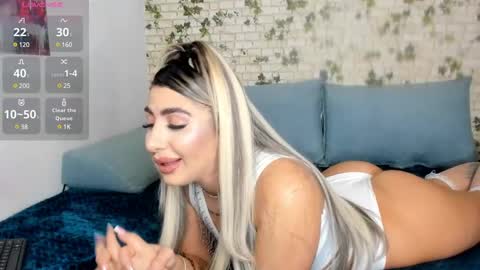 Snapshot of belle_hallle chatting on December 2024 05:15:01 PM LucyJelly online show from December 2024 05:15:01 PM