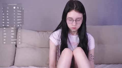Snapshot of belle_phine chatting on July 2026 06:08:01 AM Bea online show from July 2026 06:08:01 AM