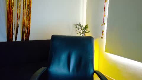 Snapshot of belle_seduction chatting on June 2026 06:18:02 PM Loren Morrison online show from June 2026 06:18:02 PM