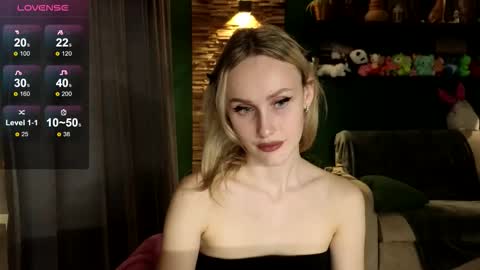 Snapshot of belle_vill chatting on November 2025 11:21:02 AM Belle online show from November 2025 11:21:02 AM