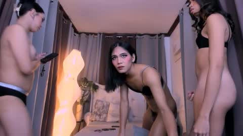 Snapshot of bellecollins chatting on October 2025 02:09:02 AM bellecollins online show from October 2025 02:09:02 AM