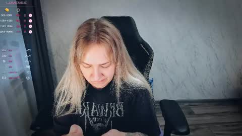 Snapshot of bellezza_ chatting on June 2026 06:10:01 PM Your Annabelle Wolf online show from June 2026 06:10:01 PM
