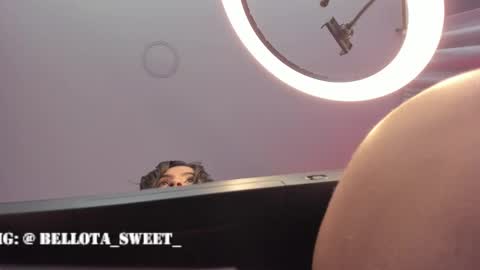 Snapshot of bellota_sweet chatting on December 2024 01:40:02 AM  Bella  online show from December 2024 01:40:02 AM