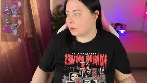 LinaBoo online show from November 2025 06:24:01 AM