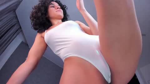 Snapshot of bemby_pam chatting on December 2025 04:50:01 AM A girl from your dreams online show from December 2025 04:50:01 AM