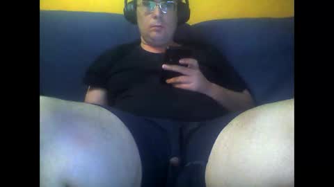 Snapshot of bender_35 chatting on January 2025 10:41:02 PM bender_35 online show from January 2025 10:41:02 PM