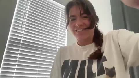 Snapshot of bendlikebecks chatting on May 2026 01:19:01 PM bendlikebecks online show from May 2026 01:19:01 PM