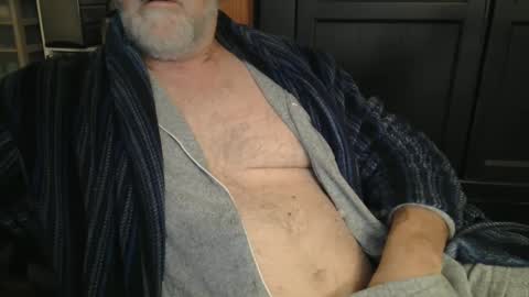 Snapshot of bendrinkin chatting on December 2024 09:48:02 AM bendrinkin online show from December 2024 09:48:02 AM