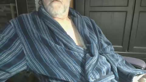 Snapshot of bendrinkin chatting on March 2025 09:02:01 AM bendrinkin online show from March 2025 09:02:01 AM