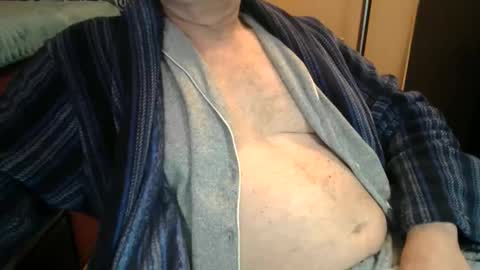 Snapshot of bendrinkin chatting on March 2026 09:01:02 AM bendrinkin online show from March 2026 09:01:02 AM