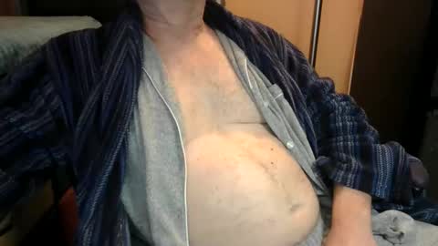 Snapshot of bendrinkin chatting on March 2026 09:03:02 AM bendrinkin online show from March 2026 09:03:02 AM