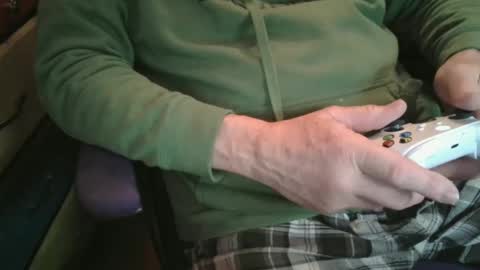 Snapshot of bendrinkin chatting on March 2026 01:44:01 AM bendrinkin online show from March 2026 01:44:01 AM