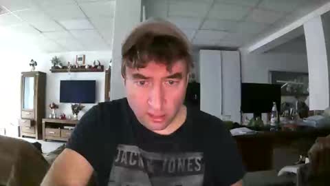 Snapshot of bengi1984 chatting on December 2025 07:45:02 AM Robert 1984 online show from December 2025 07:45:02 AM