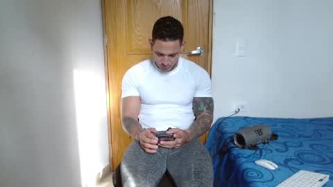 Snapshot of benjamin_isaac chatting on January 2025 08:48:02 PM benjamin_isaac online show from January 2025 08:48:02 PM