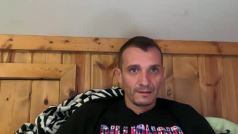 Snapshot of bennymn chatting on June 2026 10:49:02 PM benny and innocentvixon online show from June 2026 10:49:02 PM