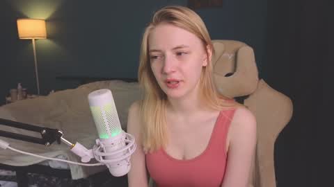 Snapshot of benty_bunny chatting on January 2025 12:37:02 PM Alice online show from January 2025 12:37:02 PM