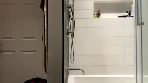 benz10001 online show from September 2025 03:07:02 AM