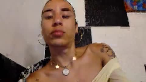 berenice_i online show from April 2026 10:01:01 PM