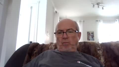 bernard1102 online show from December 2024 05:37:01 PM