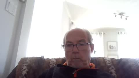 bernard1102 online show from October 2025 06:19:02 PM