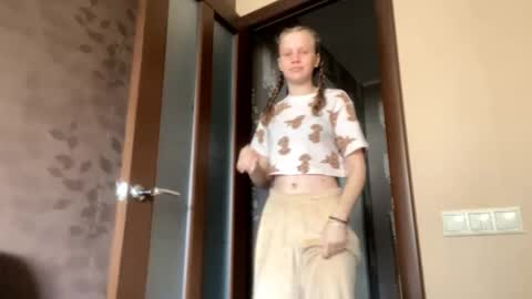 Sophia online show from October 2025 10:57:02 AM