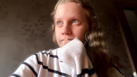 Sophia online show from October 2025 12:14:01 PM