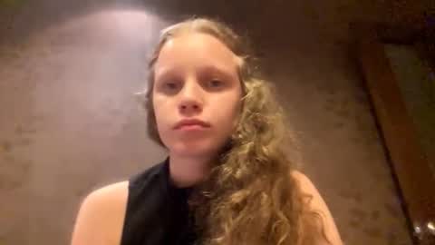 Sophia online show from October 2025 02:04:01 PM