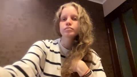 Sophia online show from October 2025 11:33:02 AM