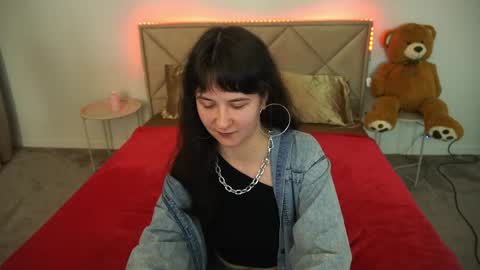 Snapshot of berrydiva chatting on May 2026 08:14:02 PM Violette online show from May 2026 08:14:02 PM