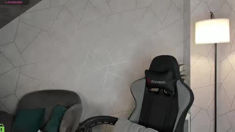 Berta  online show from November 2025 01:27:01 AM