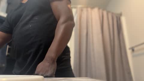 Snapshot of bestkeptsecre_t chatting on December 2024 09:51:01 AM bestkeptsecre t online show from December 2024 09:51:01 AM