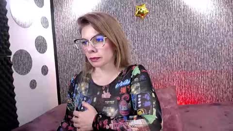 Snapshot of betsy_anub chatting on March 2025 01:37:01 AM LINDA online show from March 2025 01:37:01 AM