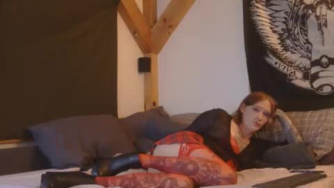 Snapshot of betsybradcock chatting on October 2025 02:25:02 AM Betsy online show from October 2025 02:25:02 AM