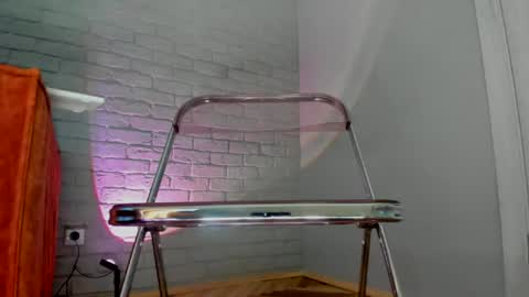 Snapshot of betty_buns chatting on May 2026 04:48:02 PM Kami online show from May 2026 04:48:02 PM