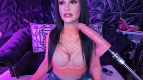 Snapshot of bettybishop chatting on June 2026 12:13:01 AM NatashaxoBangs online show from June 2026 12:13:01 AM