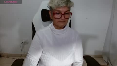 Snapshot of bety_cum3 chatting on June 2026 12:32:02 AM bibiana online show from June 2026 12:32:02 AM