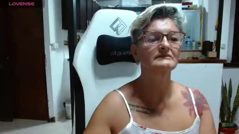 Snapshot of bety_cum3 chatting on June 2026 10:31:02 AM bibiana online show from June 2026 10:31:02 AM