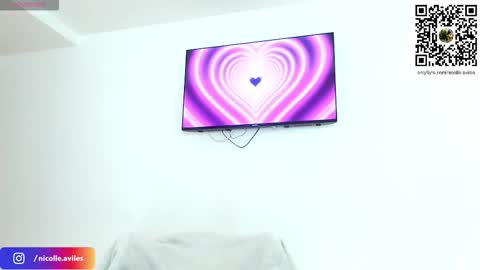 Nicolle Aviles online show from November 2025 09:17:02 AM