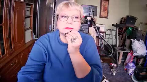 BeverlyQCynia online show from November 2025 12:26:01 PM