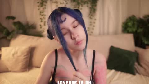 Snapshot of bezuya chatting on December 2025 01:11:01 AM Eliz online show from December 2025 01:11:01 AM